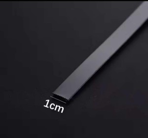 Listwa CZARNA   metalowa  samoprzylepna 1 cm x 5 metrów 
